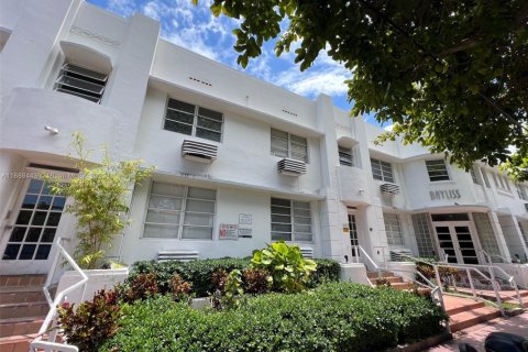 Apartamento en alquiler en Miami Beach, Florida, 44.31 m2 № 1942310 - foto 1