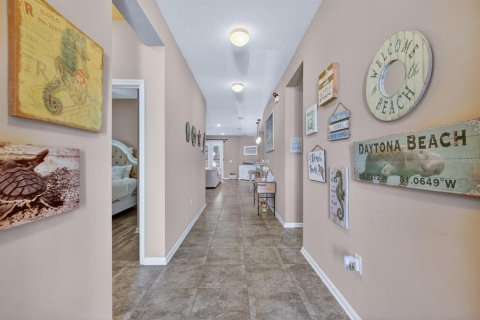 House in Daytona Beach, Florida 4 bedrooms, 184.23 sq.m. № 2094995 - photo 4