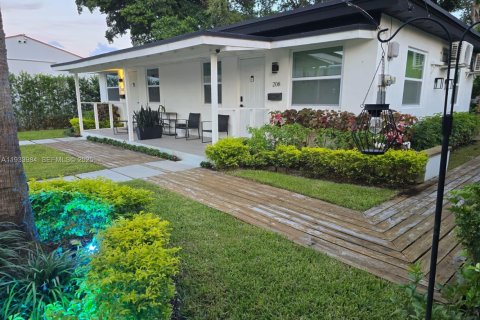 Casa en alquiler en Hallandale Beach, Florida, 1 dormitorio, 55.74 m2 № 1992218 - foto 1