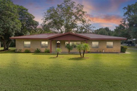 House in Summerfield, Florida 4 bedrooms, 169.08 sq.m. № 2227932
