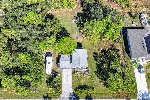 House in Punta Gorda, Florida 2 bedrooms, 92.9 sq.m. № 2103264 - photo 2