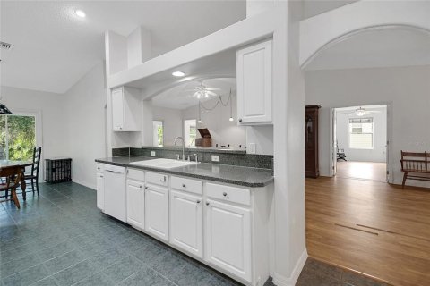 House in Leesburg, Florida 3 bedrooms, 173.63 sq.m. № 1808444 - photo 23