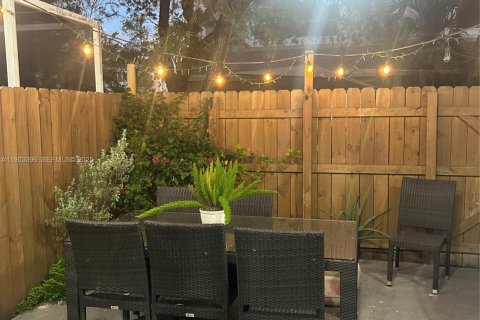 Купить таунхаус в Пемброк-Пайнс, Флорида 3 спальни, 144м2, № 1956443 - фото 14