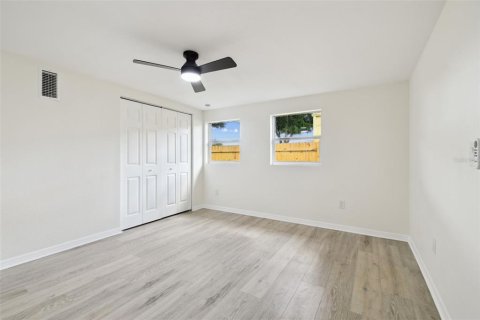 Casa en venta en Tampa, Florida, 4 dormitorios, 180.04 m2 № 1845233 - foto 23