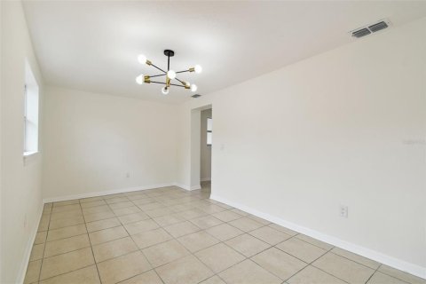 Casa en venta en Tampa, Florida, 4 dormitorios, 180.04 m2 № 1845233 - foto 9