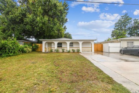 Casa en venta en Tampa, Florida, 4 dormitorios, 180.04 m2 № 1845233 - foto 2