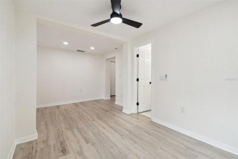 Casa en venta en Tampa, Florida, 4 dormitorios, 180.04 m2 № 1845233 - foto 19
