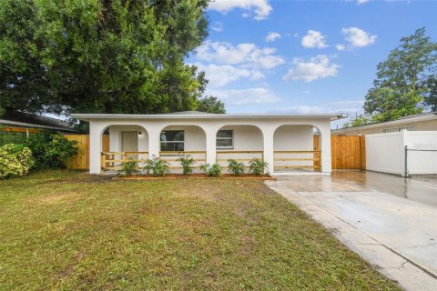 Casa en venta en Tampa, Florida, 4 dormitorios, 180.04 m2 № 1845233 - foto 1
