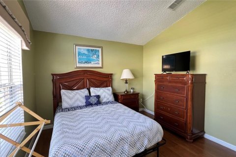 Casa en venta en Kissimmee, Florida, 5 dormitorios, 182.09 m2 № 2100632 - foto 11