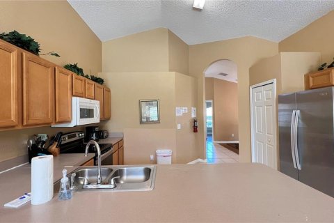 Casa en venta en Kissimmee, Florida, 5 dormitorios, 182.09 m2 № 2100632 - foto 26