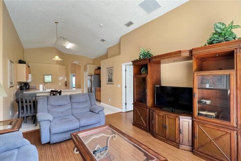 Casa en venta en Kissimmee, Florida, 5 dormitorios, 182.09 m2 № 2100632 - foto 24