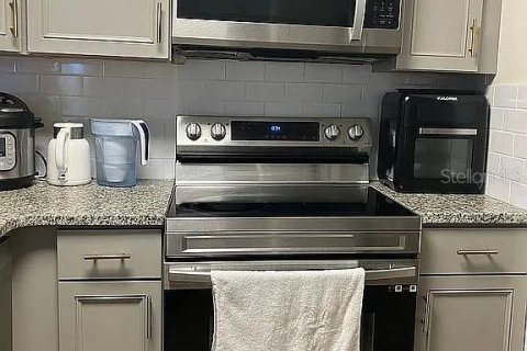 Condo in Oviedo, Florida, 2 bedrooms  № 1378097 - photo 9
