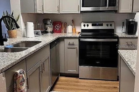 Condo in Oviedo, Florida, 2 bedrooms  № 1378097 - photo 8