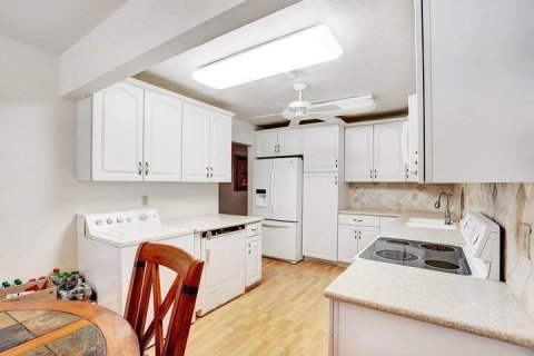 Copropriété à louer à Boynton Beach, Floride: 2 chambres, 154.31 m2 № 2414343 - photo 3