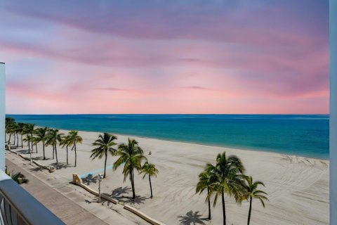 Copropriété à vendre à Hollywood, Floride: 2 chambres, 97.55 m2 № 2087425 - photo 6