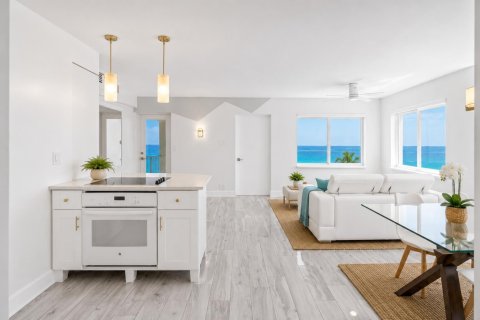 Copropriété à vendre à Hollywood, Floride: 2 chambres, 97.55 m2 № 2087425 - photo 12