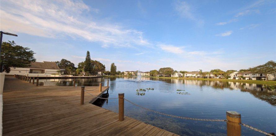 Condo in Coconut Creek, Florida, 2 bedrooms  № 948020