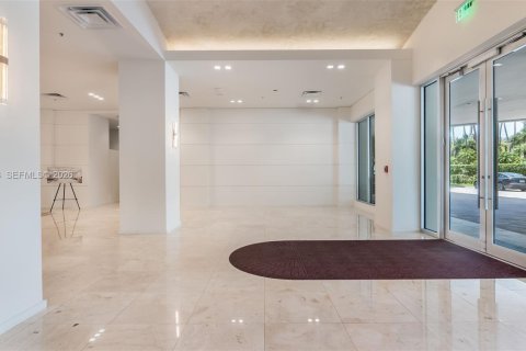 Condo in Sunny Isles Beach, Florida, 1 bedroom № 2172091 - photo 9