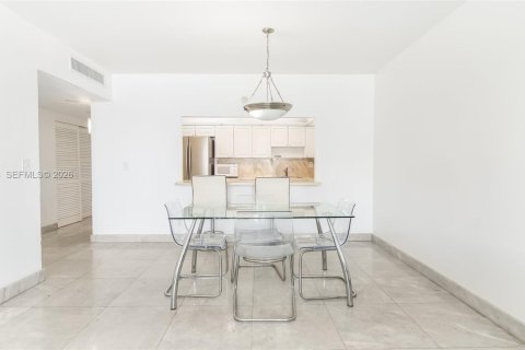 Condo in Sunny Isles Beach, Florida, 1 bedroom № 2172091 - photo 18