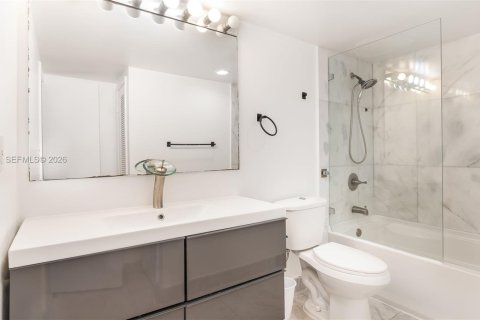 Condo in Sunny Isles Beach, Florida, 1 bedroom № 2172091 - photo 26