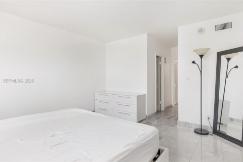 Condo in Sunny Isles Beach, Florida, 1 bedroom № 2172091 - photo 30
