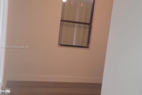 House in Homestead, Florida 5 bedrooms, 253.81 sq.m. № 1931994 - photo 13