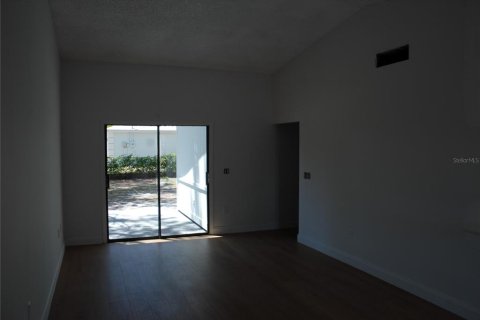 House in Sarasota, Florida 3 bedrooms, 101.73 sq.m. № 1334550 - photo 13