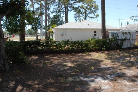 House in Sarasota, Florida 3 bedrooms, 101.73 sq.m. № 1334550 - photo 16