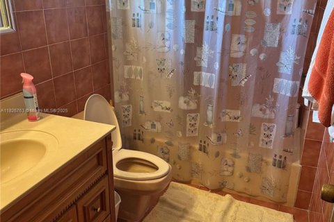 Casa en venta en Miami, Florida, 4 dormitorios, 190.45 m2 № 1938442 - foto 5