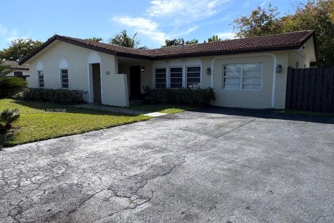 Дом в Майами, Флорида 4 спальни, 207.54м2 № 2006061