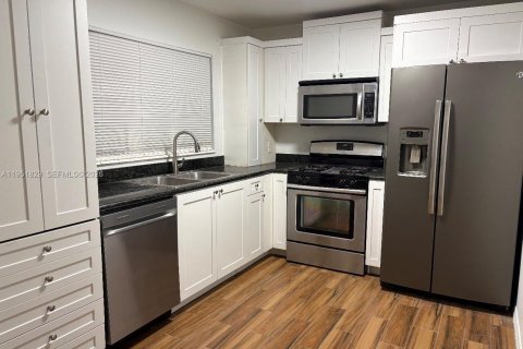 Снять в аренду виллу или дом в Майами, Флорида 4 спальни, 207.54м2, № 2006061 - фото 2