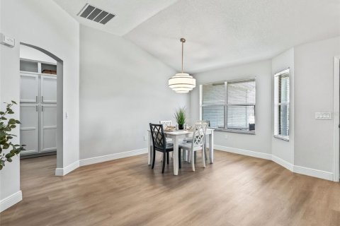 Casa en venta en The Villages, Florida, 3 dormitorios, 172.71 m2 № 2158007 - foto 8