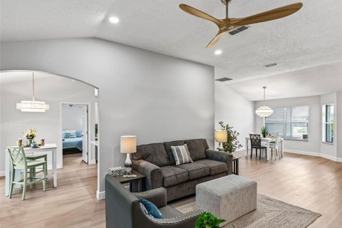 Casa en venta en The Villages, Florida, 3 dormitorios, 172.71 m2 № 2158007 - foto 16