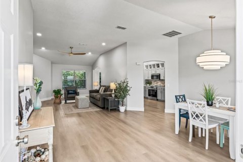 Casa en venta en The Villages, Florida, 3 dormitorios, 172.71 m2 № 2158007 - foto 6