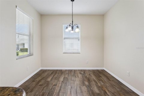Townhouse in Winter Garden, Florida 3 bedrooms, 181.72 sq.m. № 2393646 - photo 13