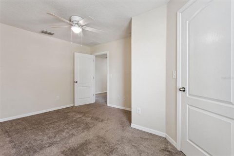 Townhouse in Winter Garden, Florida 3 bedrooms, 181.72 sq.m. № 2393646 - photo 30