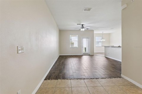 Townhouse in Winter Garden, Florida 3 bedrooms, 181.72 sq.m. № 2393646 - photo 8