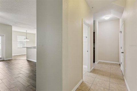 Townhouse in Winter Garden, Florida 3 bedrooms, 181.72 sq.m. № 2393646 - photo 17