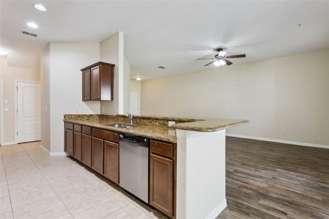 Townhouse in Winter Garden, Florida 3 bedrooms, 181.72 sq.m. № 2393646 - photo 9