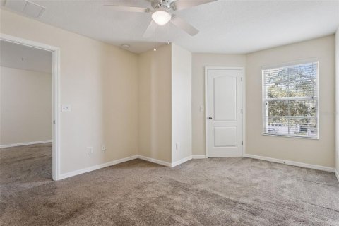 Townhouse in Winter Garden, Florida 3 bedrooms, 181.72 sq.m. № 2393646 - photo 29