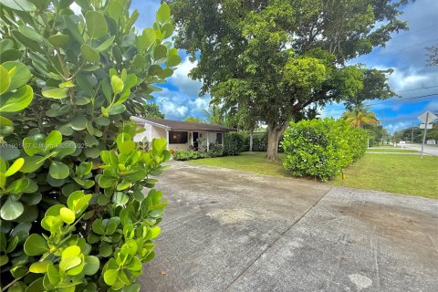 Villa ou maison à vendre à Miami, Floride: 3 chambres, 148.09 m2 № 1954202 - photo 6