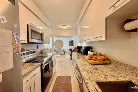 Villa ou maison à vendre à Miami, Floride: 3 chambres, 148.09 m2 № 1954202 - photo 18