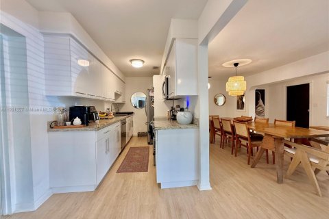 Villa ou maison à vendre à Miami, Floride: 3 chambres, 148.09 m2 № 1954202 - photo 16