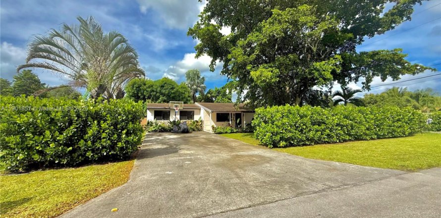 Villa ou maison à Miami, Floride 3 chambres, 148.09 m2 № 1954202