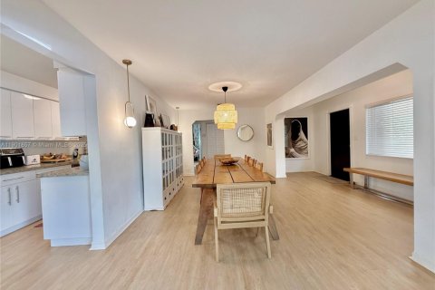 Villa ou maison à vendre à Miami, Floride: 3 chambres, 148.09 m2 № 1954202 - photo 13
