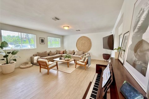 Villa ou maison à vendre à Miami, Floride: 3 chambres, 148.09 m2 № 1954202 - photo 8