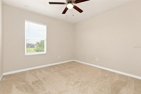 House in Zephyrhills, Florida 4 bedrooms, 225.94 sq.m. № 2349264 - photo 13