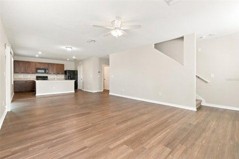 House in Zephyrhills, Florida 4 bedrooms, 225.94 sq.m. № 2349264 - photo 7