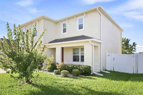 House in Zephyrhills, Florida 4 bedrooms, 225.94 sq.m. № 2349264 - photo 17