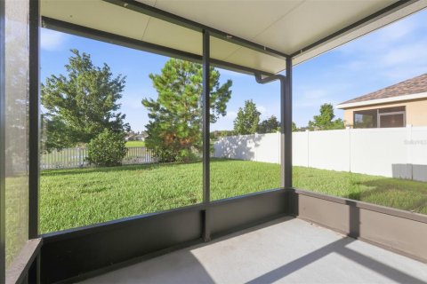House in Zephyrhills, Florida 4 bedrooms, 225.94 sq.m. № 2349264 - photo 8